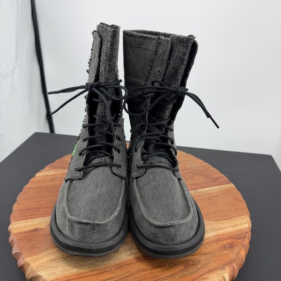 Sanuk Stevie Lace Up Canvas Boots Gray mid calf sz 9 - Picture 2 of 7